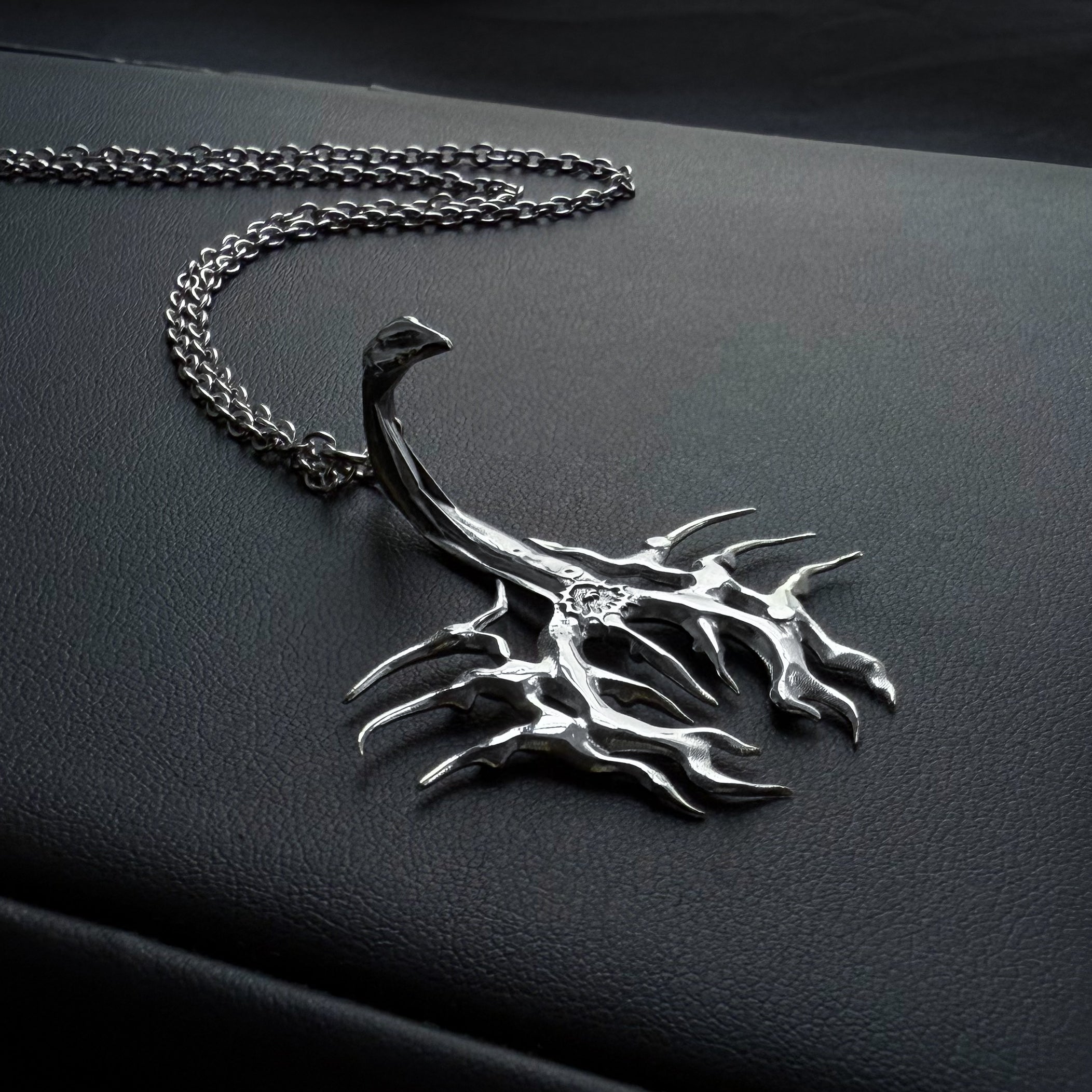 Scorpion Necklace – Zepter